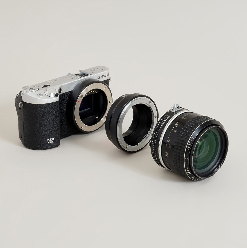 Urth Lens Adapter Nikon F Lens to Samsung NX Mount